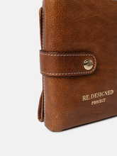 Indlæs billede til gallerivisning RE:DESIGNED nr 34 Pindeetui i farven valnød