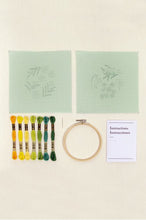 Indlæs billede til gallerivisning DMC Mindful Making broderi kit gul blomst