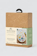 Indlæs billede til gallerivisning DMC Mindful Making broderi kit skovblomst
