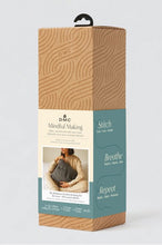 Indlæs billede til gallerivisning DMC Mindful Making strikke kit pude