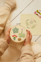 Indlæs billede til gallerivisning DMC Mindful making broderi kit succulent