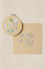 Indlæs billede til gallerivisning DMC Mindful Making broderi kit forårsblomst
