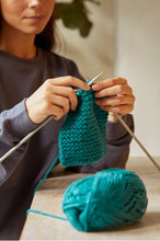 Indlæs billede til gallerivisning DMC Mindful Making strikke kit tørklæde

